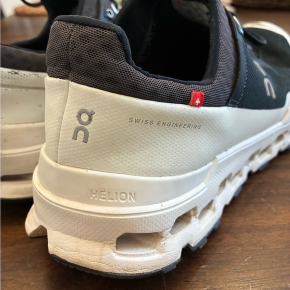 On Cloud Helion Shoes Sneakers Women’s 11 Black White Running - Picture 4 of 8